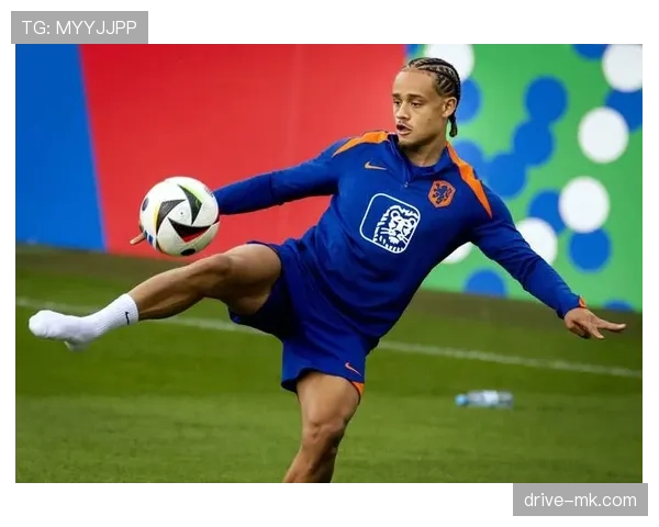 哈维·西蒙斯租借表现亮眼，状态回暖引多方关注