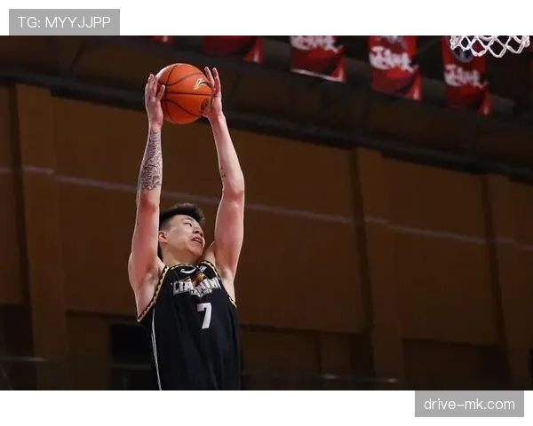 贝西克塔斯中路渗透战术奏效，助球队斩获关键胜利