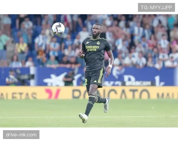 西甲转会市场风云再起，新星加盟为豪门注入青春活力